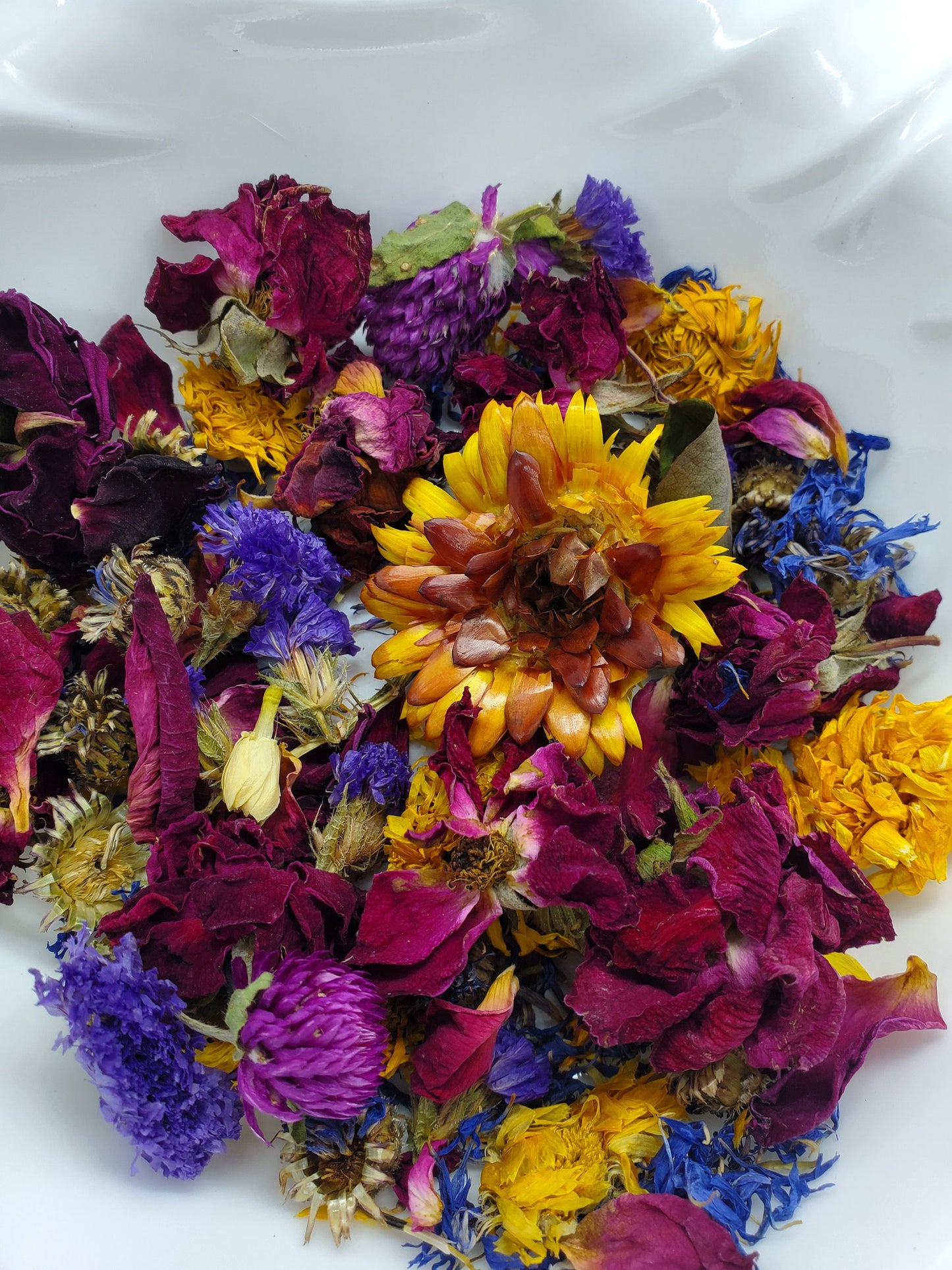 Organic hamster/rodent flower foraging mix